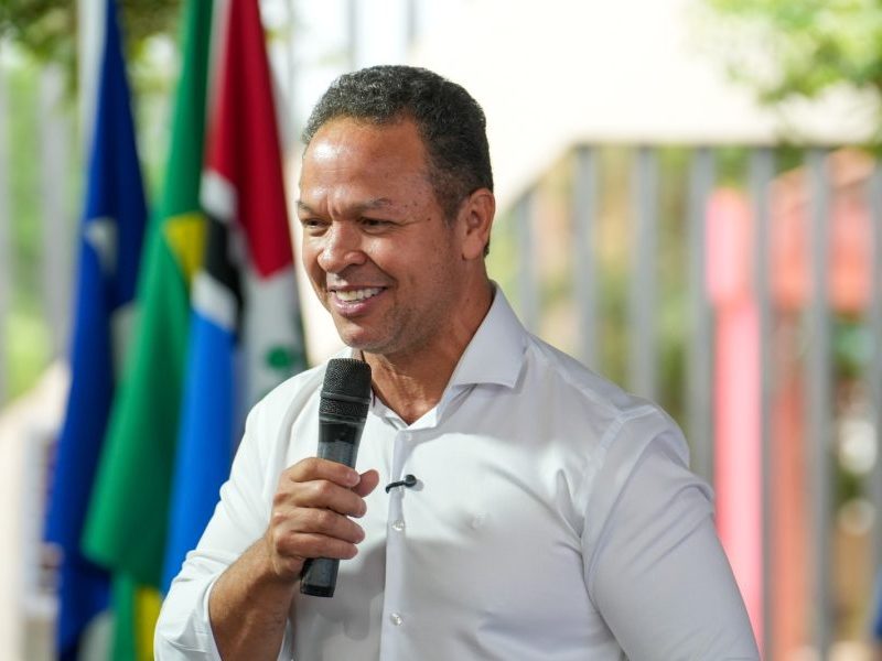 MENOS BUROCRACIA | Prefeito Cláudio Ferreira oferece soluções para quem precisa regularizar imóveis irregulares ou clandestinos
