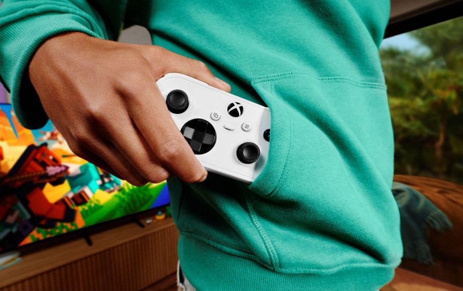 Microsoft apresenta controle Xbox Nano de apenas 100 g, aposta em formato compacto com 18 comandos e confirma preço sugerido de R$ 379 no Brasil