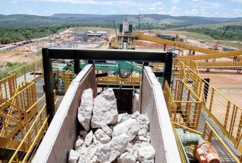 Setor de minerais críticos gera 129 mil empregos no Brasil em 2025