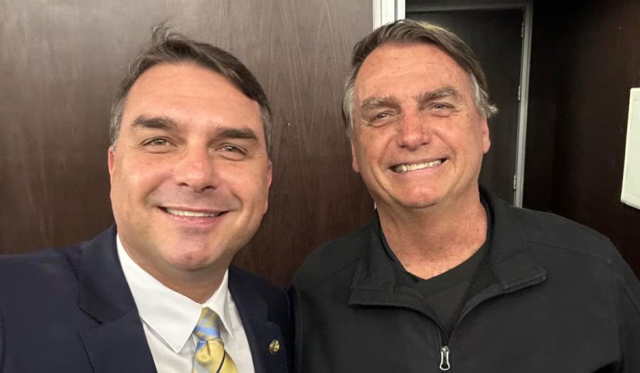 Flávio Bolsonaro pode visitar Jair após 90 dias de proibição