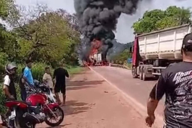 Tragédia na BR-364: colisão de carretas deixa duas vítimas fatais