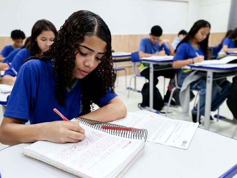 Movimenta Enem reforça orientações e incentivo à participação de estudantes da Rede Estadual no exame