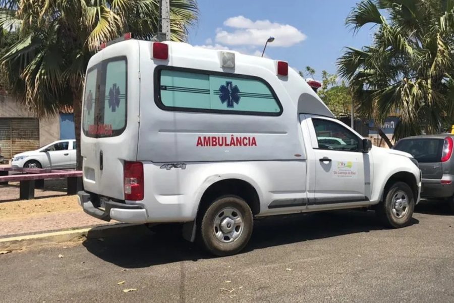 Mulher suspeita de esfaquear e matar marido é presa enquanto o acompanhava em ambulância em Rondonópolis