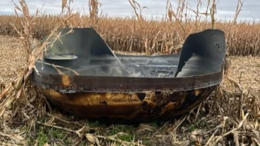 Objeto misterioso que teria vindo do espaço é encontrado em milharal nos EUA