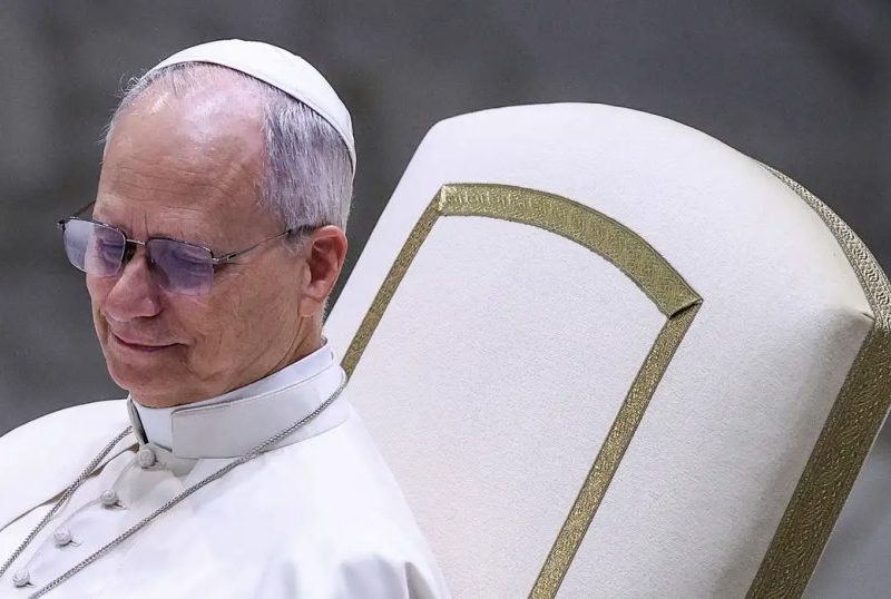 Papa Leão XIV é diagnosticado com câncer e passa por cirurgia