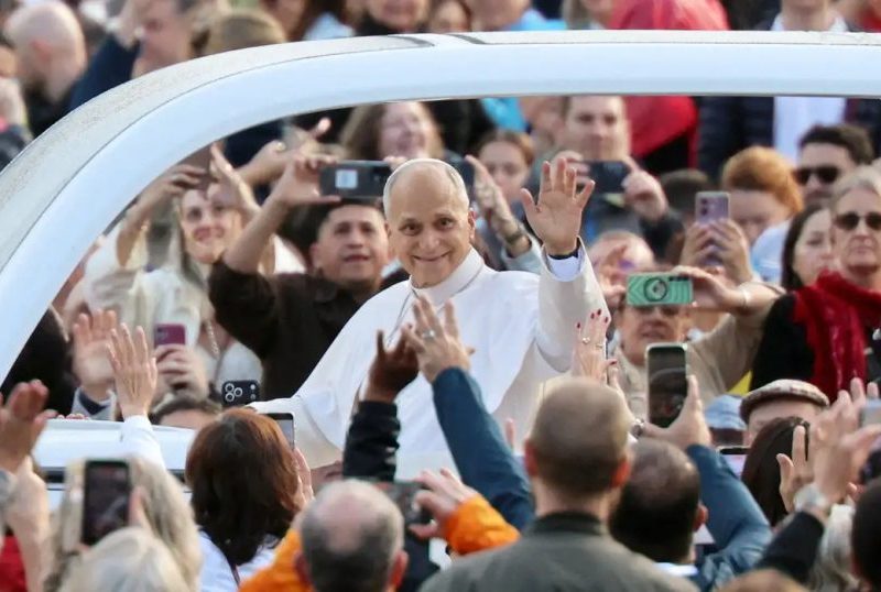 Papa Leão XIV realiza primeira audiência no Vaticano após cirurgia