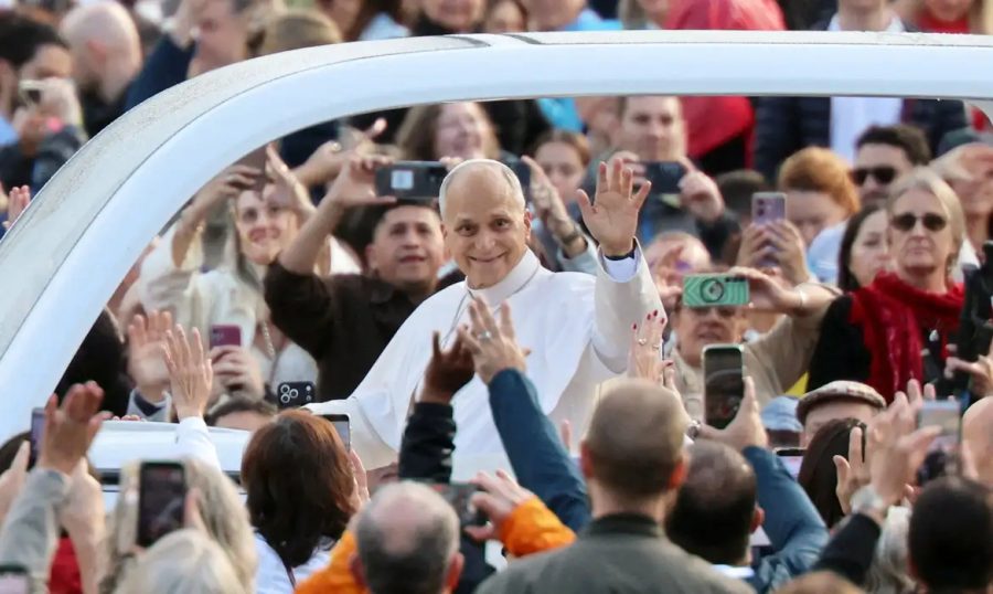 Papa Leão XIV realiza primeira audiência no Vaticano após cirurgia