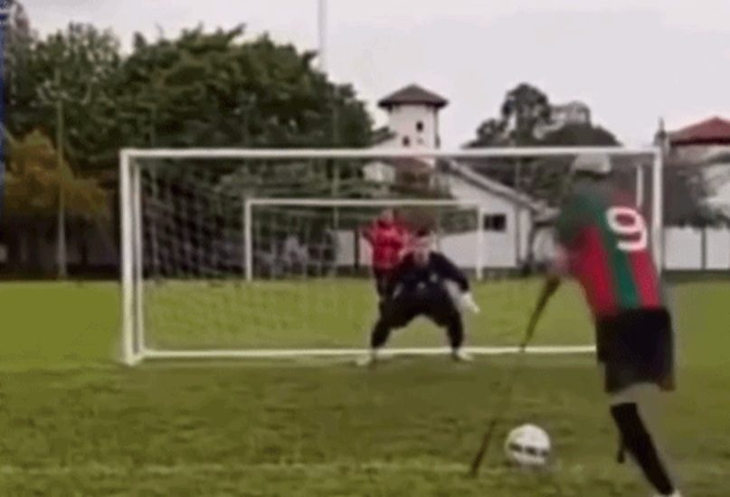 Partida de futebol entre amputados termina em confusão generalizada e agressões