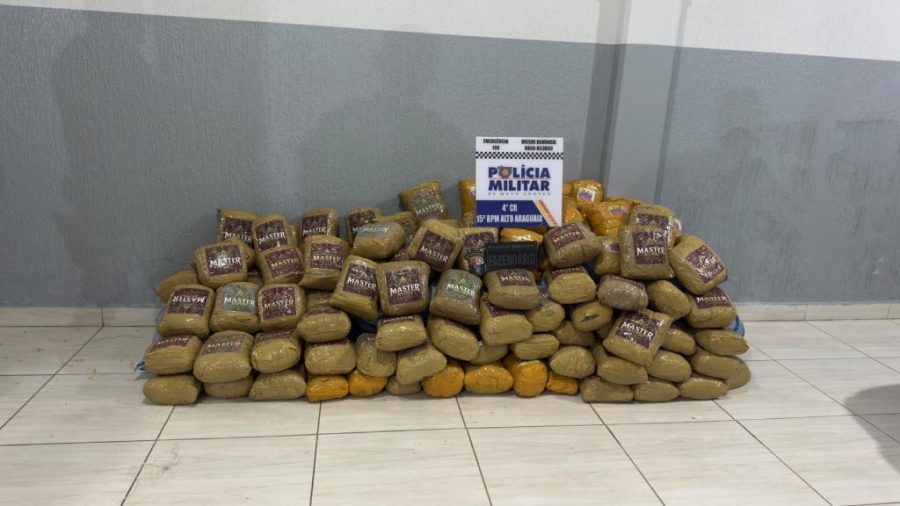 Polícia Militar apreende super maconha escondida em carga de milho em Alto Araguaia