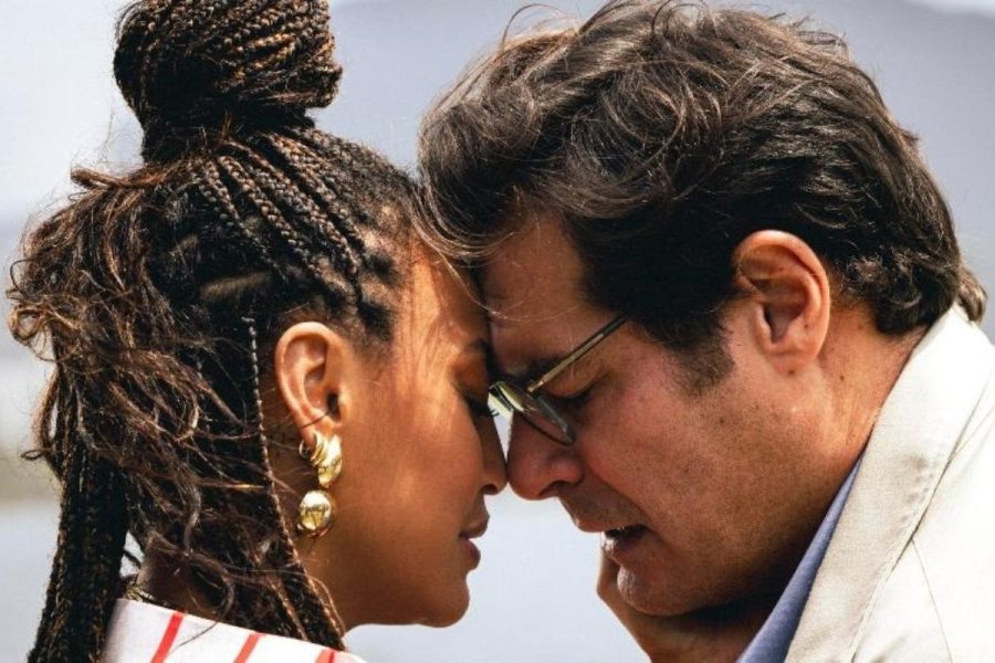 Por Você: Junqueira consegue prova de beijo entre Bela e Gabriel e prepara novo plano