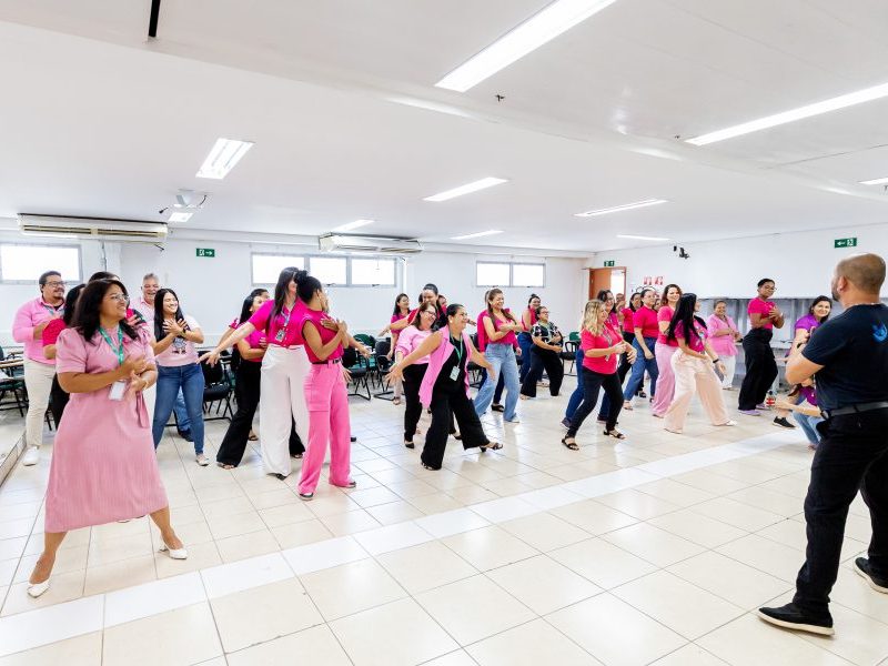Cuiabá promove dança para conscientizar sobre o câncer de mama