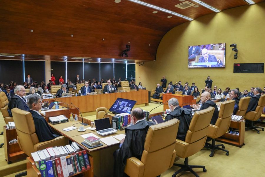 Revisão que pode derrubar condenação de Bolsonaro deve ser julgada pelo STF após eleição