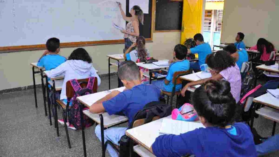 Secretaria de Educação convoca 25 professores aprovados em processo seletivo para rede municipal