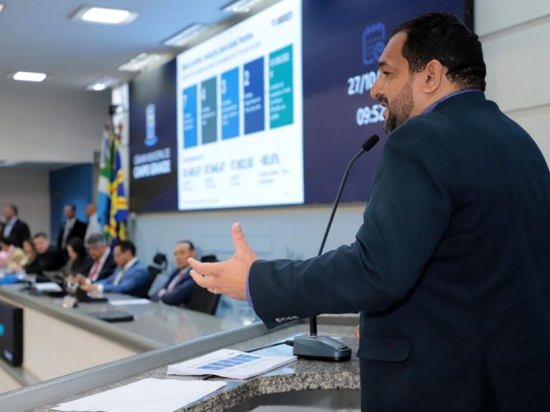 Secretário culpa chuvas e asfalto antigo por buracos que voltam a abrir em Campo Grande