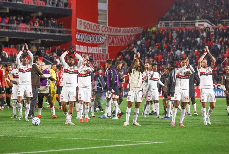 Flamengo empata sem gols na Argentina e avança na Libertadores