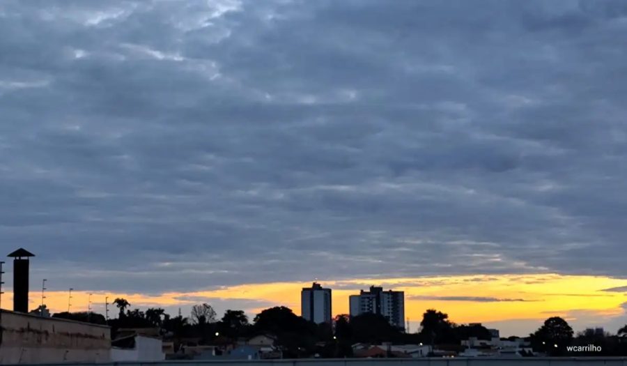 Sol ou céu fechado? Domingo será tempo firme, entre muitas nuvens em MS