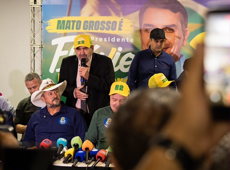 Dr. João reafirma apoio a Flávio Bolsonaro nas eleições de 2026
