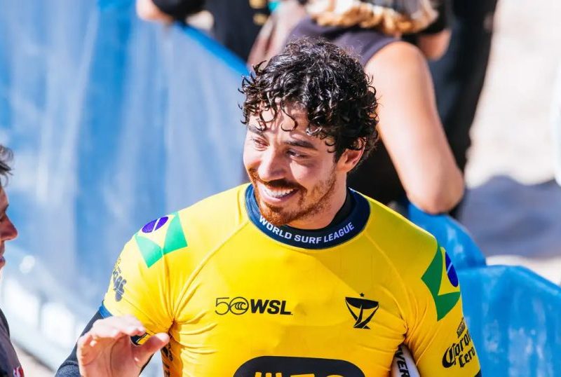 Yago Dora, Ítalo Ferreira e Medina avançam às quartas em Peniche