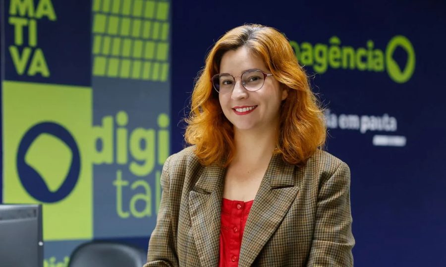 Tâmara Freire é finalista de prêmio de jornalismo em saúde