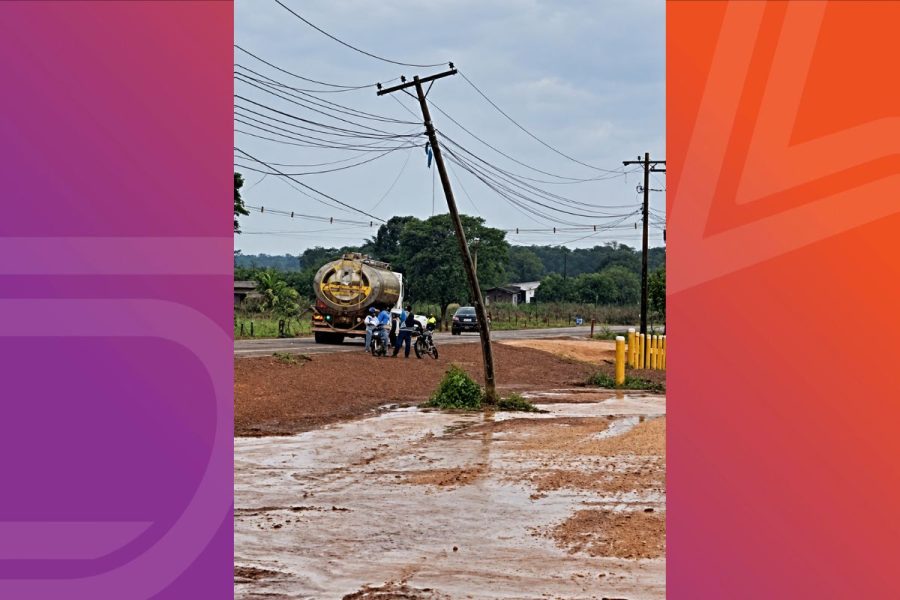 Temporal destelha casas, entorta postes e deixa cidade de MT sem energia