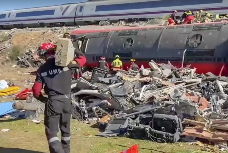 Tragédia na Espanha: colisão de trens provoca 69 mortes