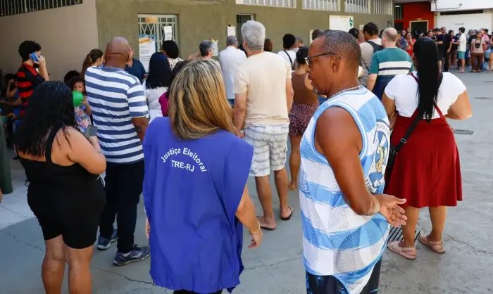 TRE-RJ suspende propaganda eleitoral até a definição do governador