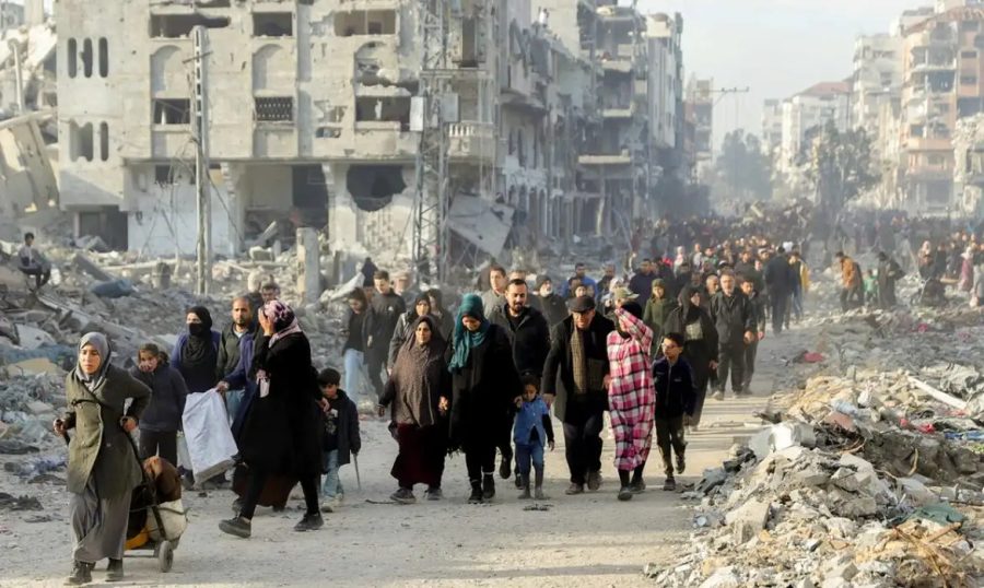 Três anos após ataque do Hamas, Gaza segue em crise humanitária