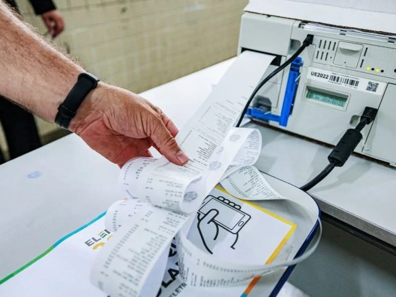 Urna eletrônica gera 5 documentos após votação; veja o que eles mostram