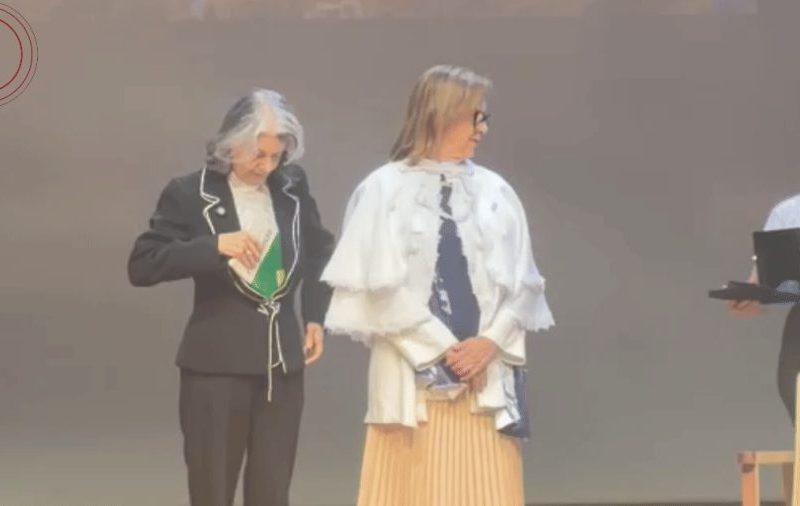 Cármen Lúcia exibe Constituição em homenagem na UFMT e faz discurso impactante
