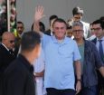 Apoiadores do ex-presidente, que fizeram vigília ao longo da internação, acompanharam em oração o momento da alta.