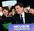 Candidato pró-europeu surpreende e vence rival da extrema direita na