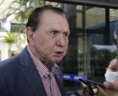 Carlos Bezerra é levado às pressas para hospital em Cuiabá