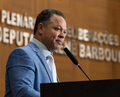 Cláudio Ferreira propõe projeto que cria programa de assistência para