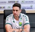 Durante sua passagem pelo Dourado, Bernardo comandou 21 jogos, sendo 5 vitórias, 8 empates e 8 derrotas.