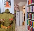 Farda feminina na entrada da Vertov: temática centrada na nostalgia da extinta URSS.