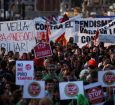 Espanhóis protestam contra aluguéis caros em Madrid e Barcelona; VÍDEO