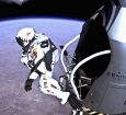 Esportista radical famoso por salto na estratosfera morre em acidente