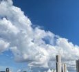Previsão aponta possibilidade de pancadas de chuva na Capital.