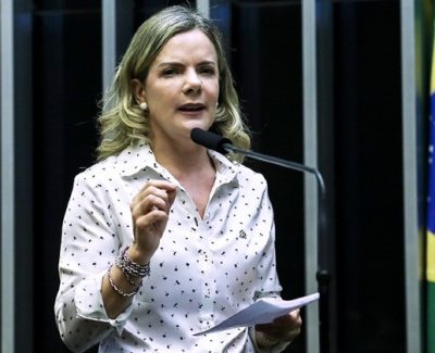 GLEISI HOFFMANN APRESENTA PL PARA ACABAR COM CACs E CLUBES