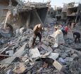 Israel intensifica bombardeios e mata 60 em Gaza