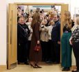 Kate Middleton visita hospital de Londres onde fez tratamento contra