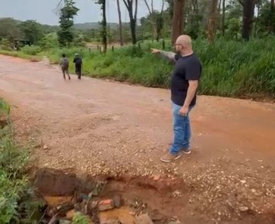 Marcondes fiscaliza estrada do Vale Verde e promete ação pragmática