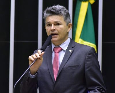 Medeiros pede afastamento de ministra e aponta uso político de