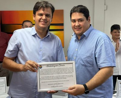 Thiago Silva é homenageado pelo Consórcio de Saúde com trabalho